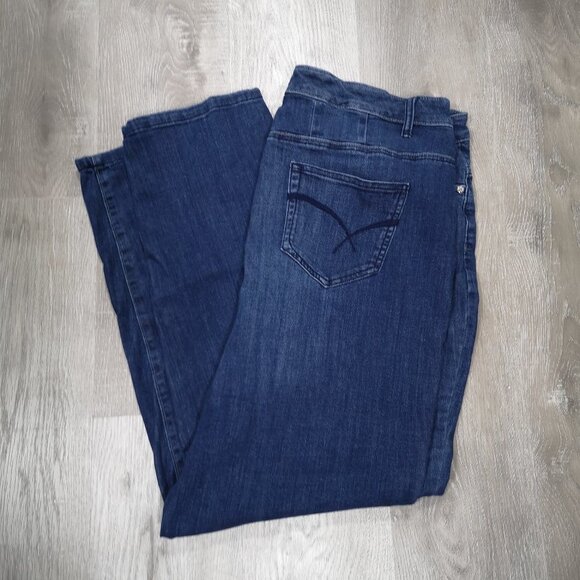 DC Jeans Medium Wash Ladies Size 20 Curvy Zipper & Button Closure Blue Jeans - Picture 4 of 11